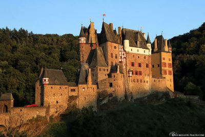 Die Burg Eltz bei Sonnenuntergang