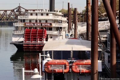 Ausflugsdampfer auf dem Sacramento River