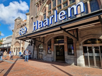 Bahnhof in Haarlem
